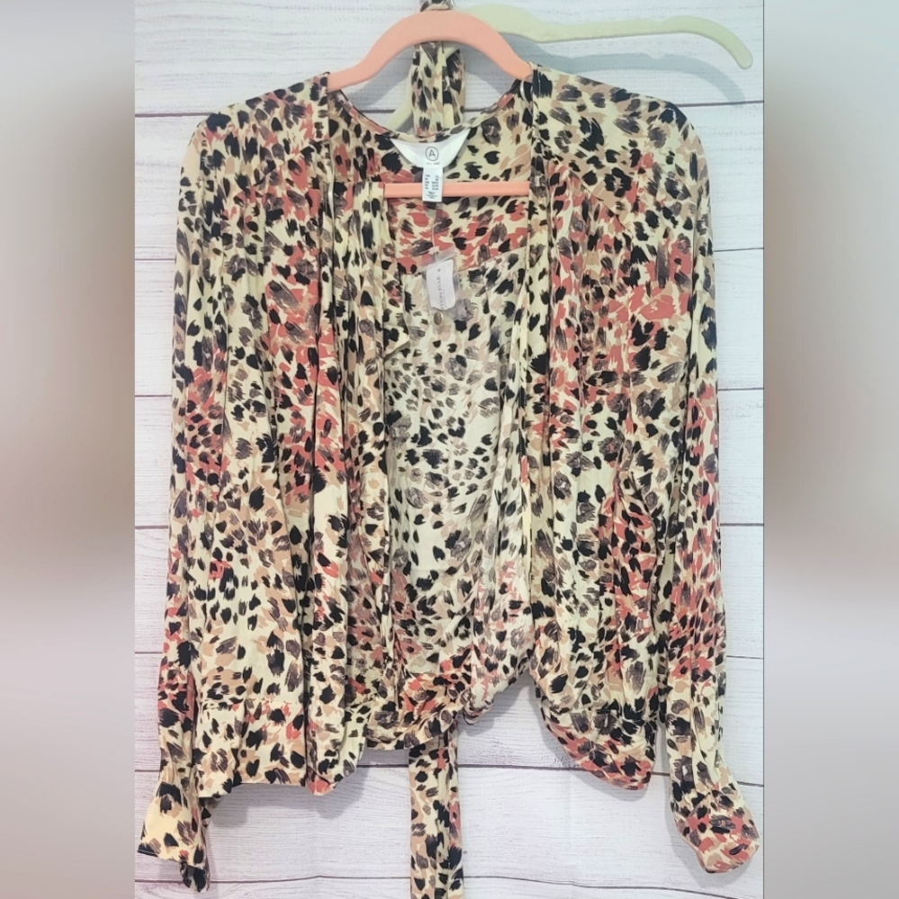 Nwt Gorgeous Reitmans Animal Print 🐾 Sexy Trendy wrap style blouse Size 2XL - Picture 12 of 12